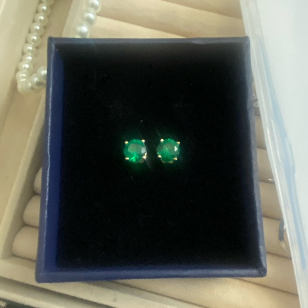 Emerald earrings custom made